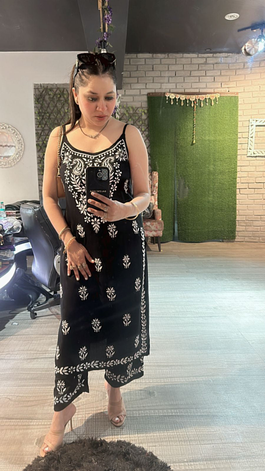Chikankari Strappy kurta set 2pc