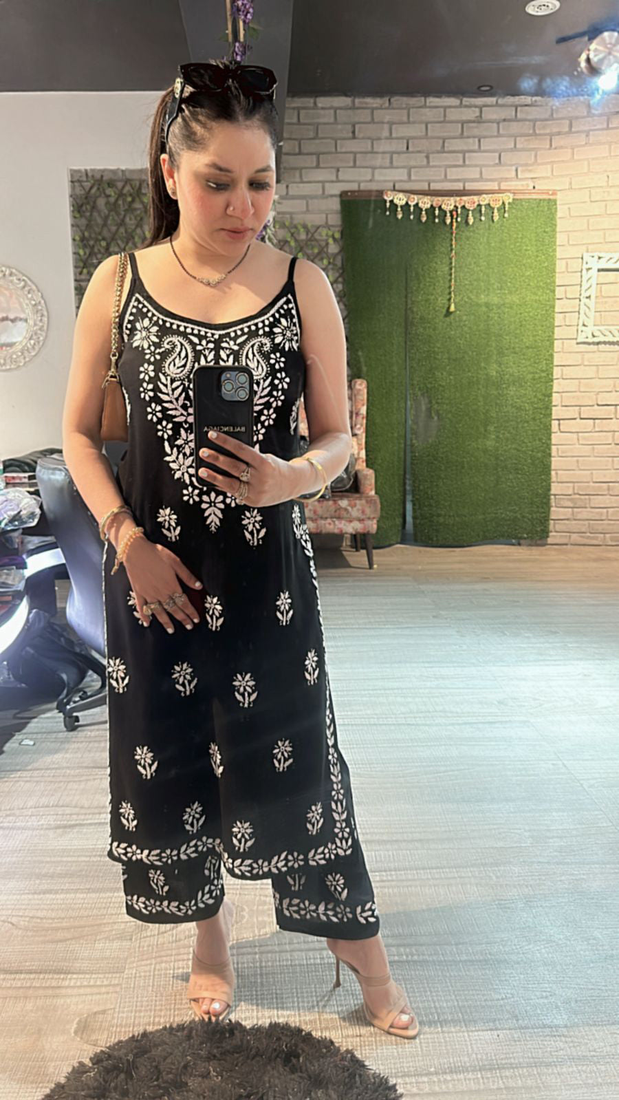 Chikankari Strappy kurta set 2pc