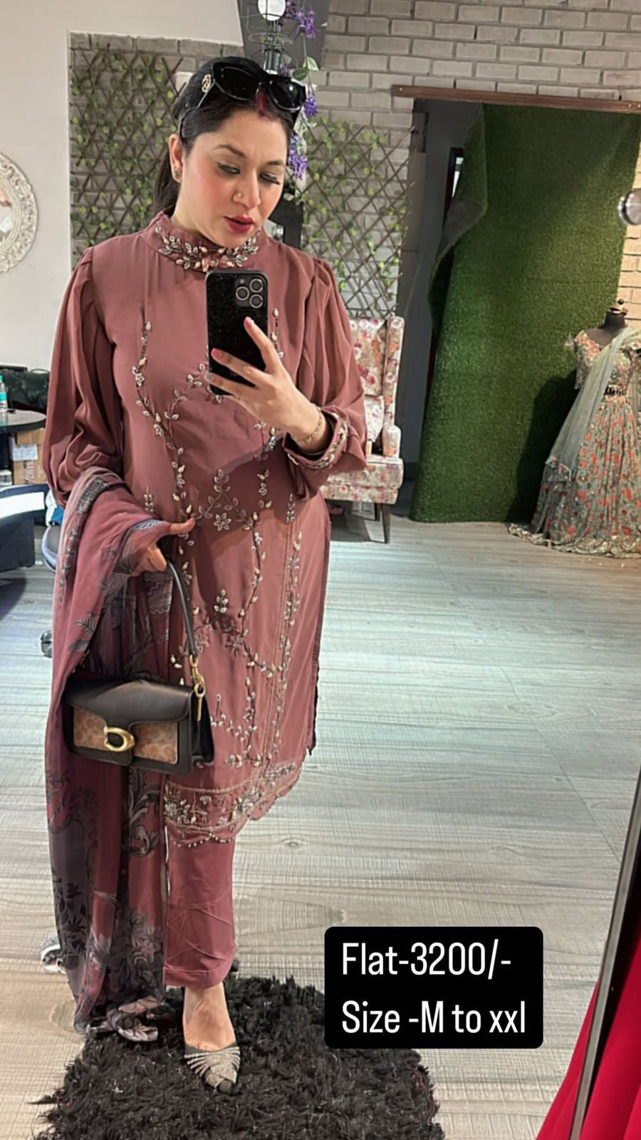 Noir embroidery suit