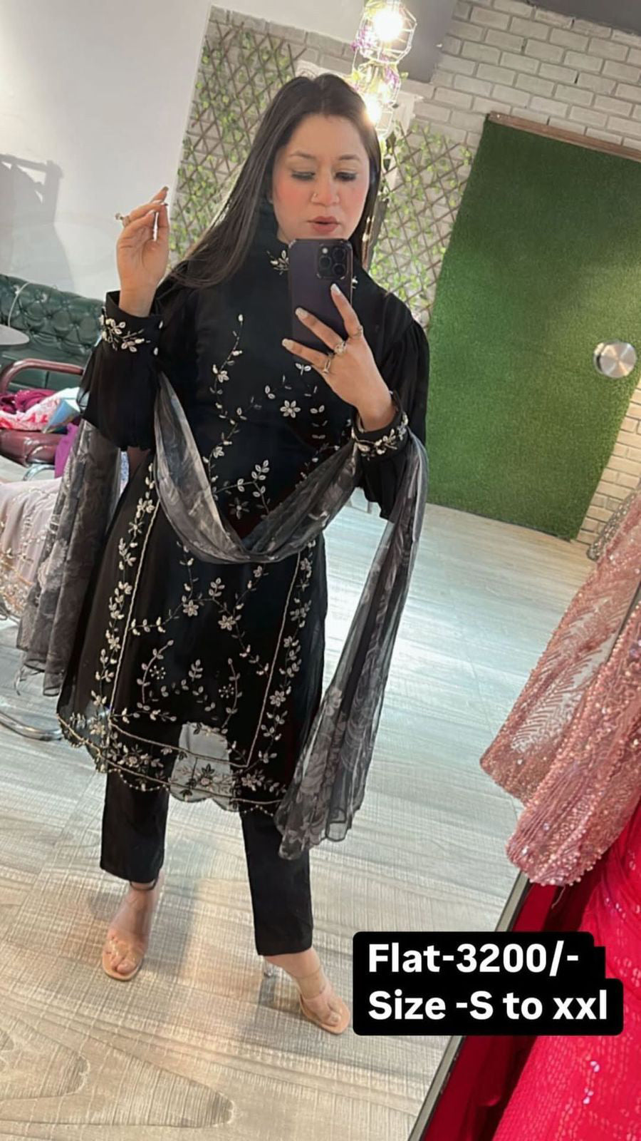 Noir embroidery suit