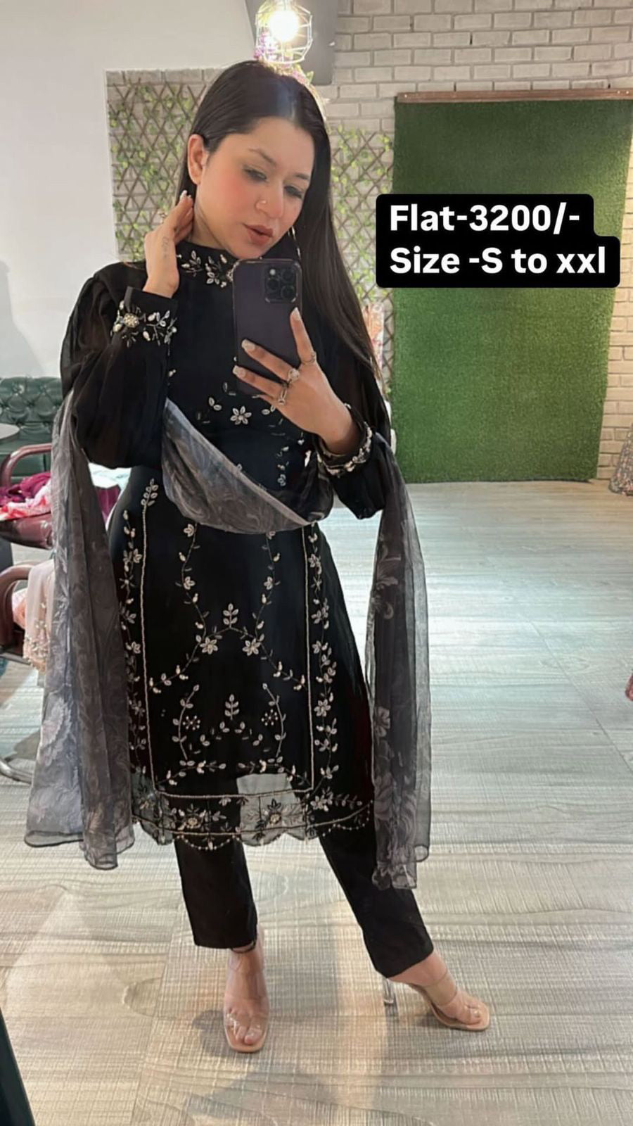 Noir embroidery suit