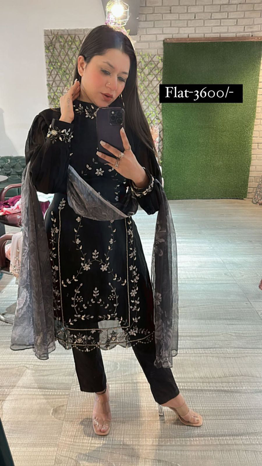 Noir embroidery suit