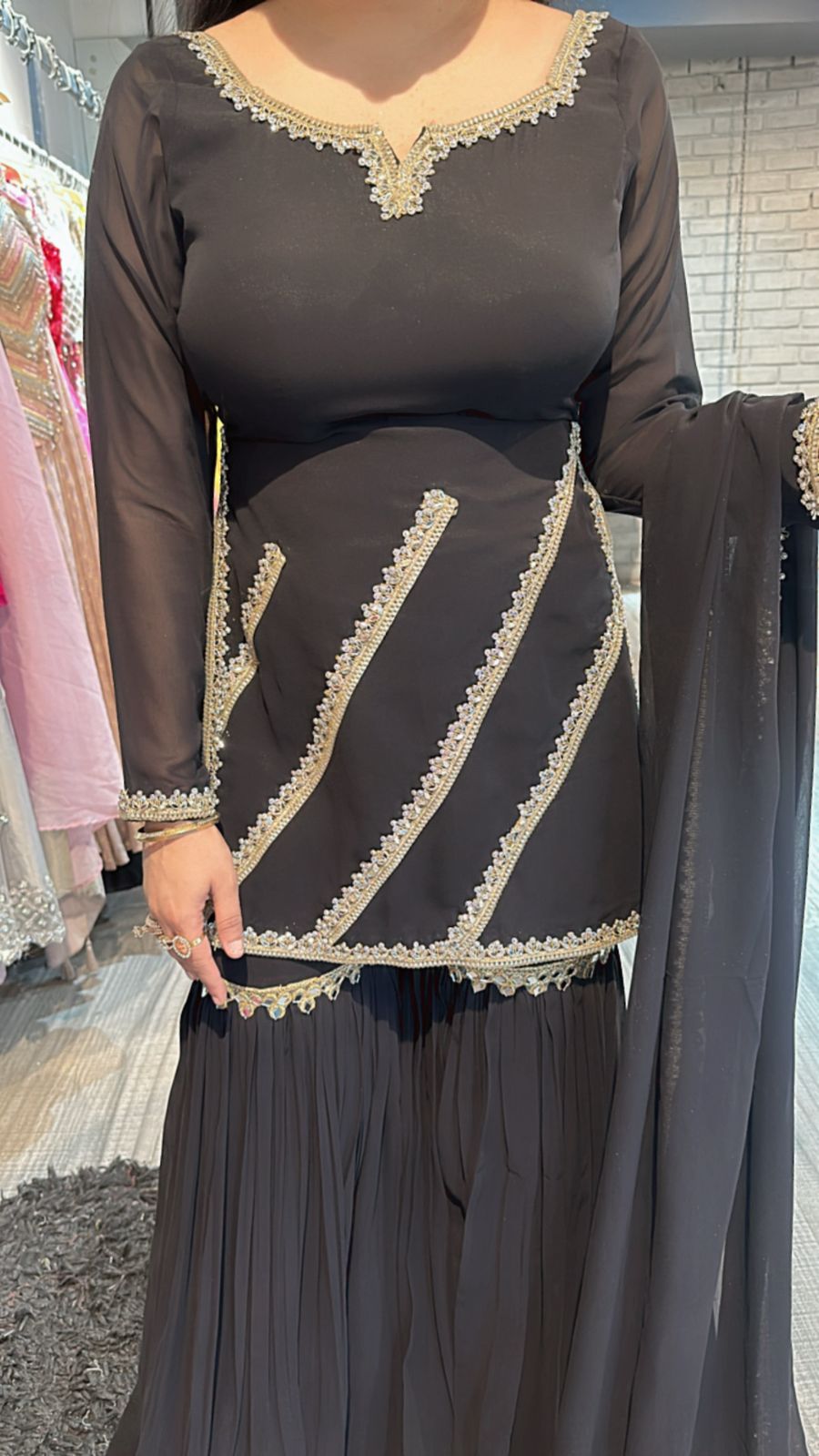 Libas Black Mirror sharara