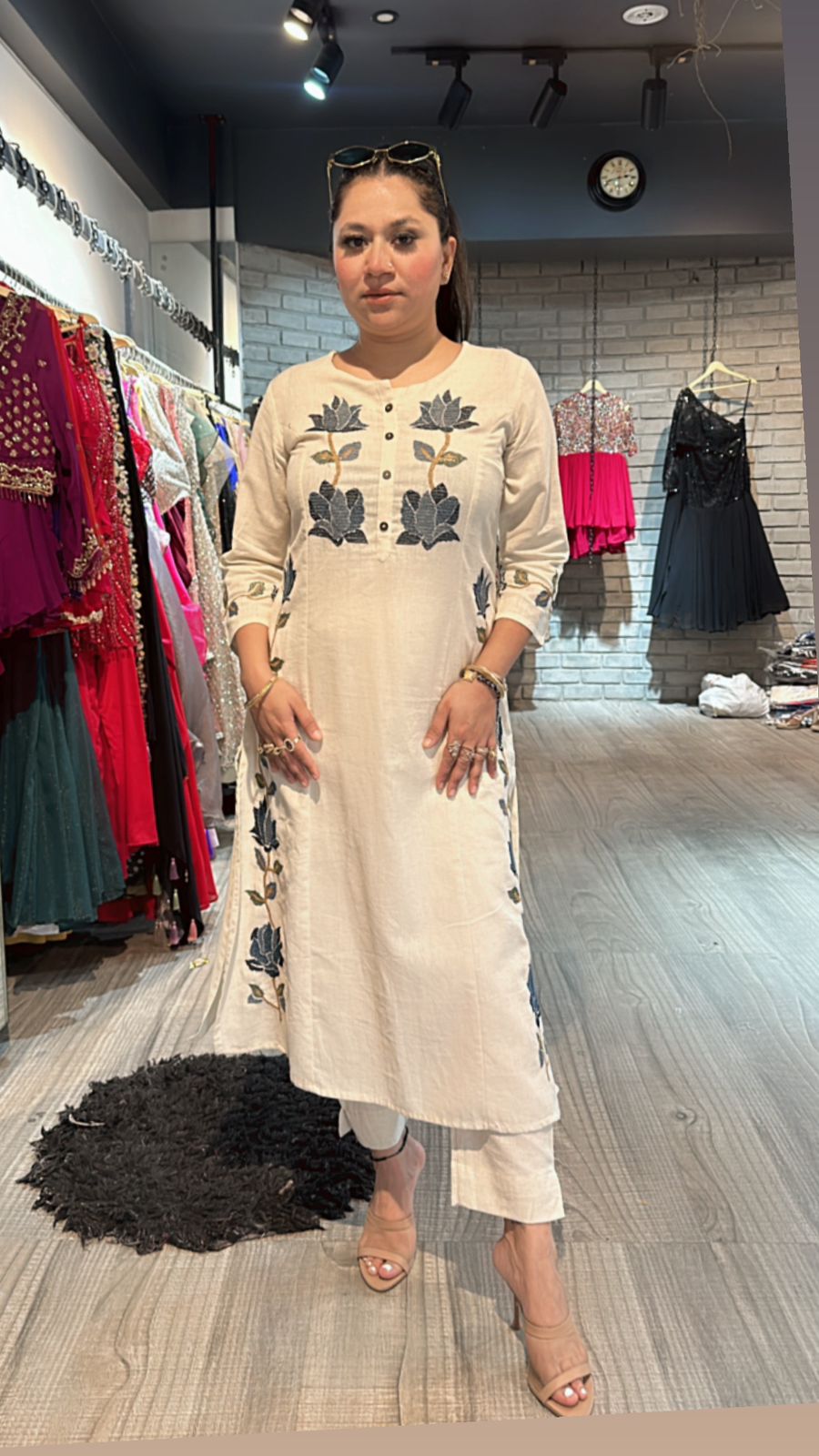 Zaral ivory Flower kurta set