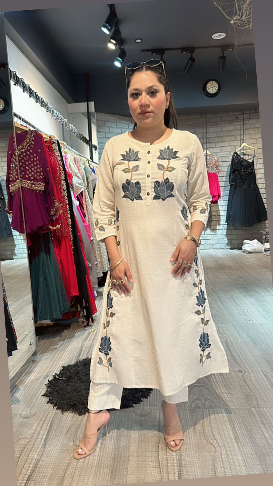 Zaral ivory Flower kurta set