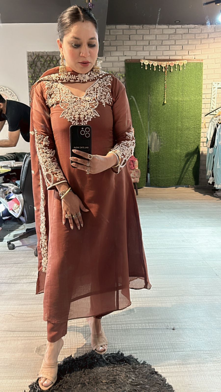 Sagan Aline embroidered suit