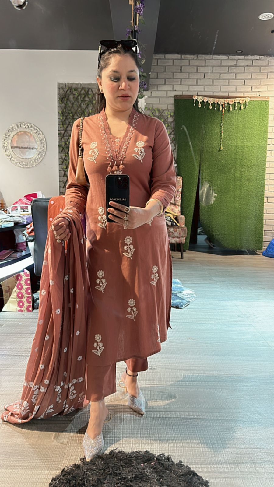 Saira onion pink Thread work suit