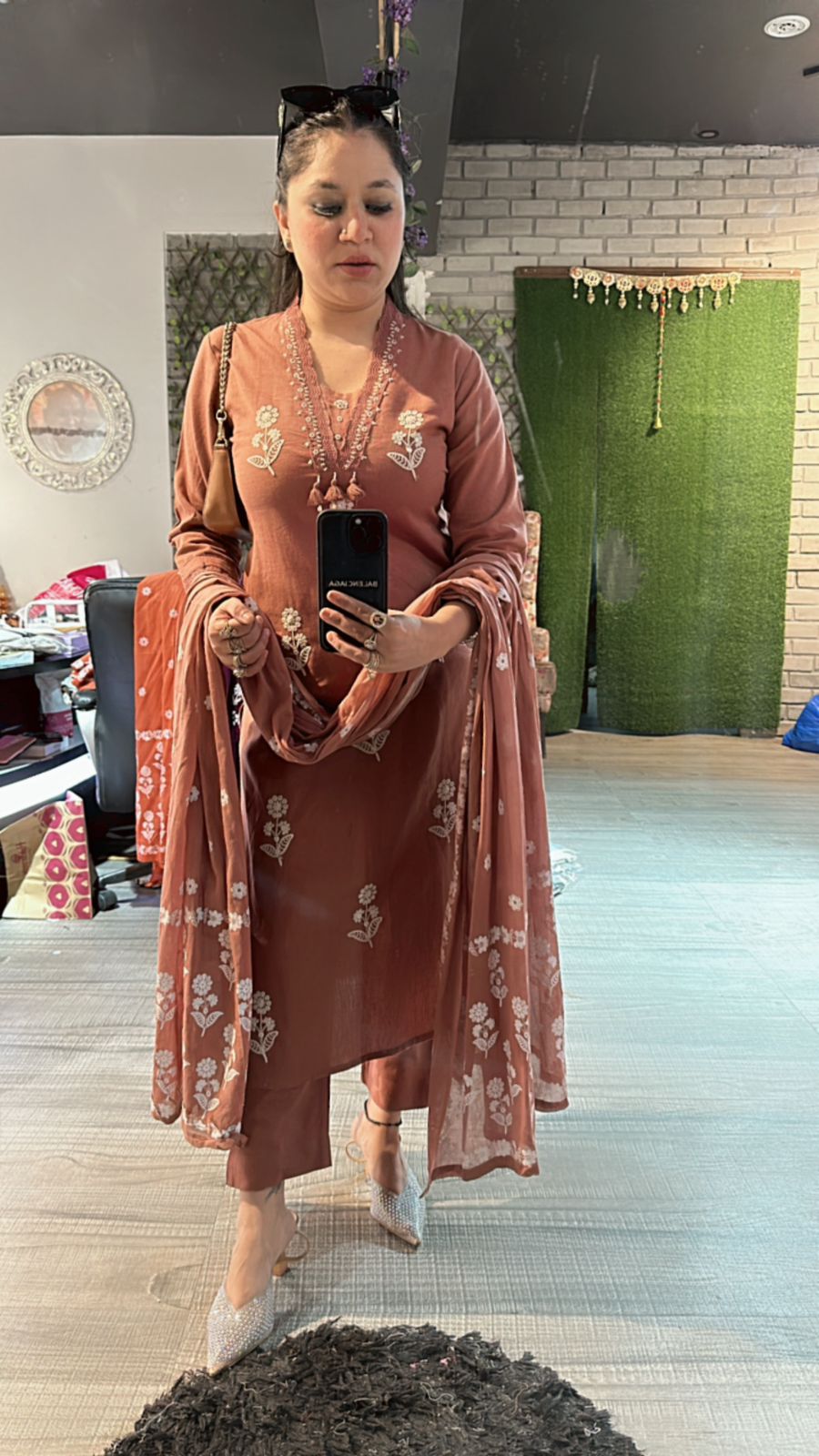 Saira onion pink Thread work suit