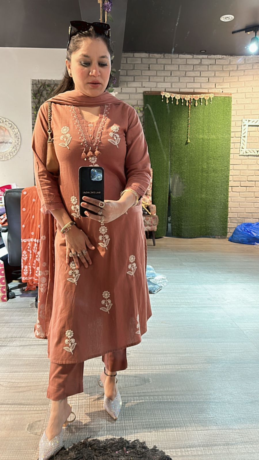 Saira onion pink Thread work suit