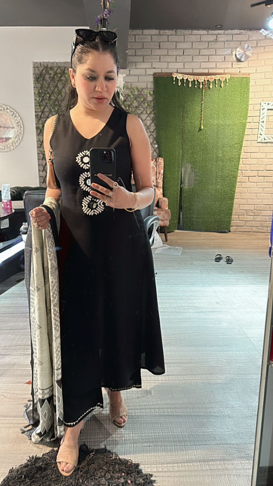 Zaral Mirror Black suit