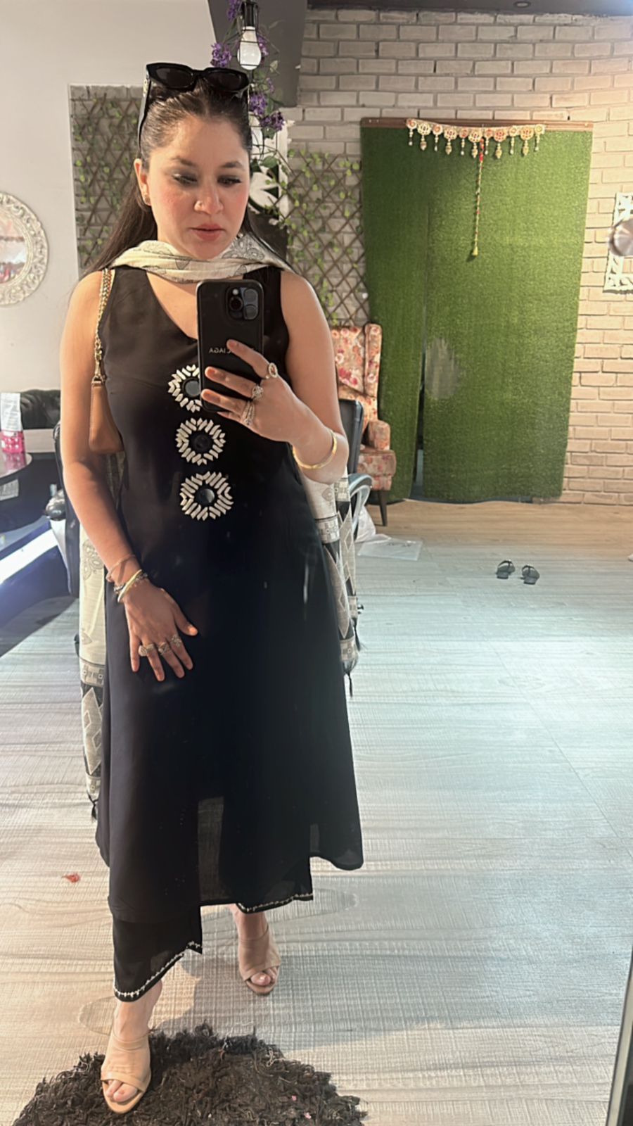 Zaral Mirror Black suit