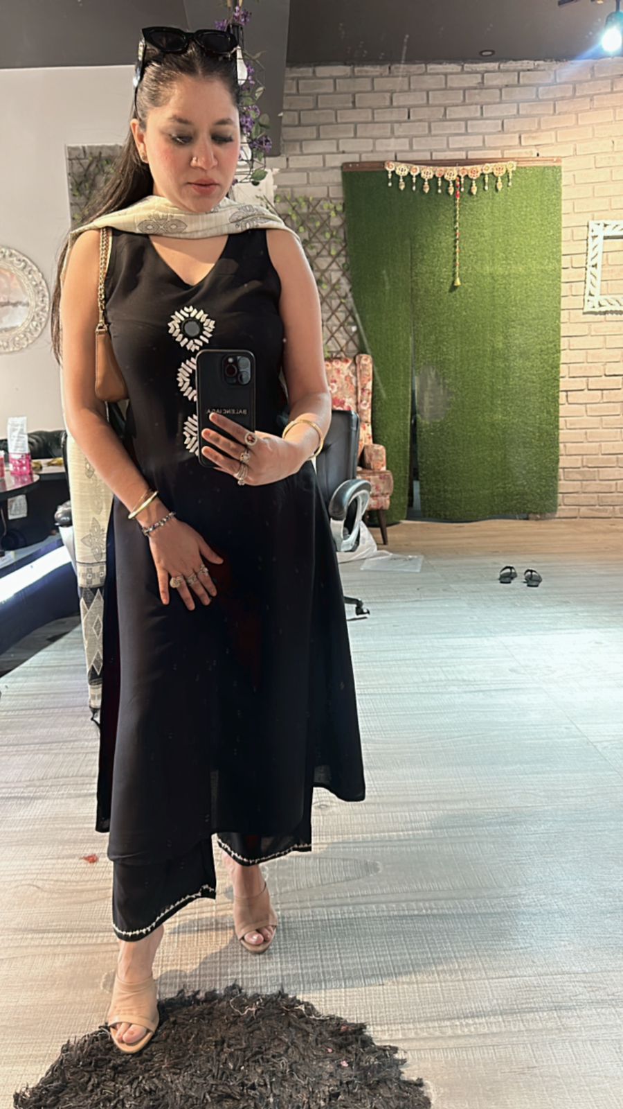 Zaral Mirror Black suit