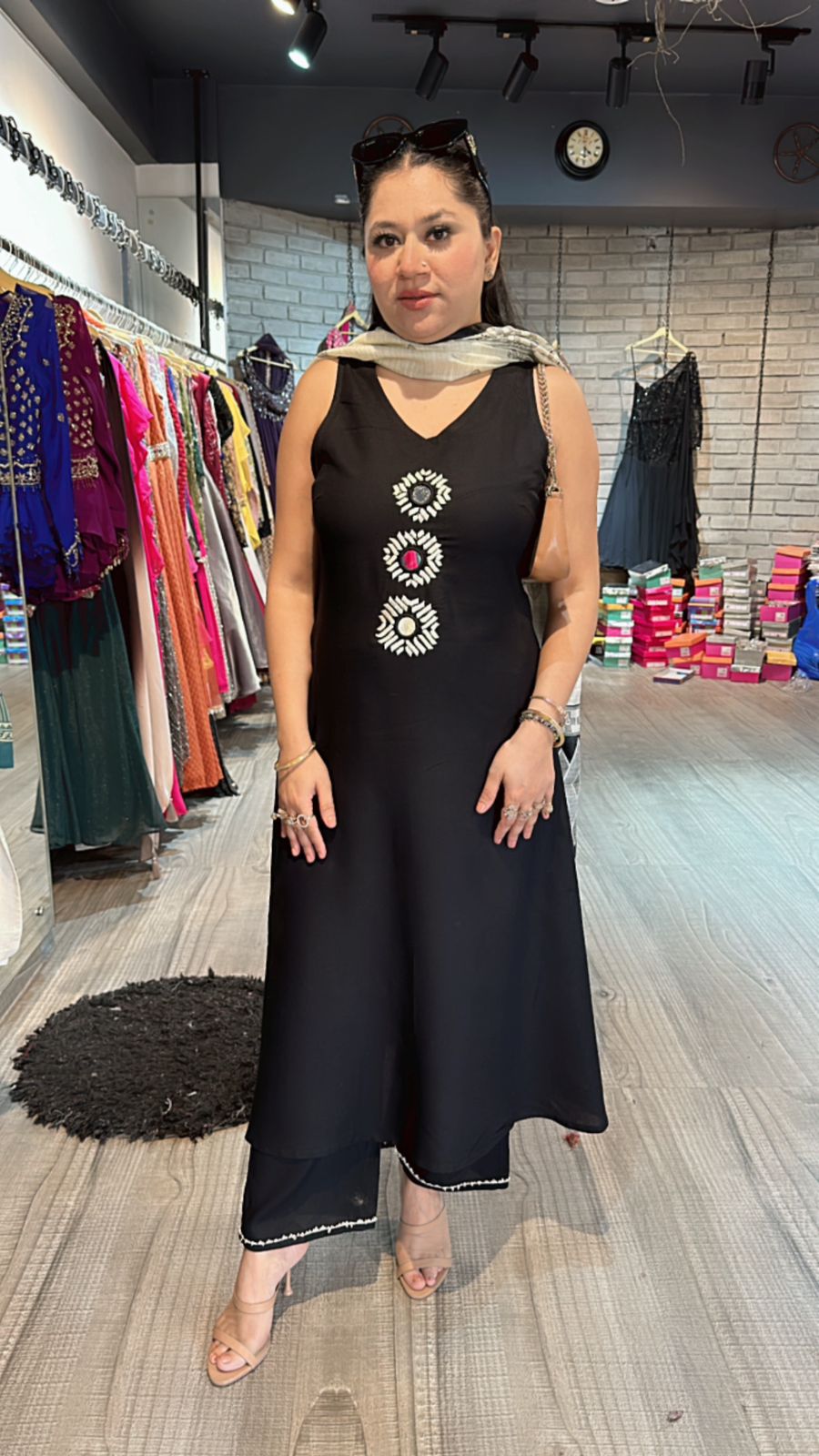 Zaral Mirror Black suit