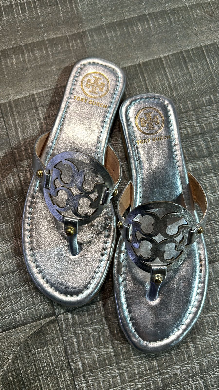 Tory silver Flats