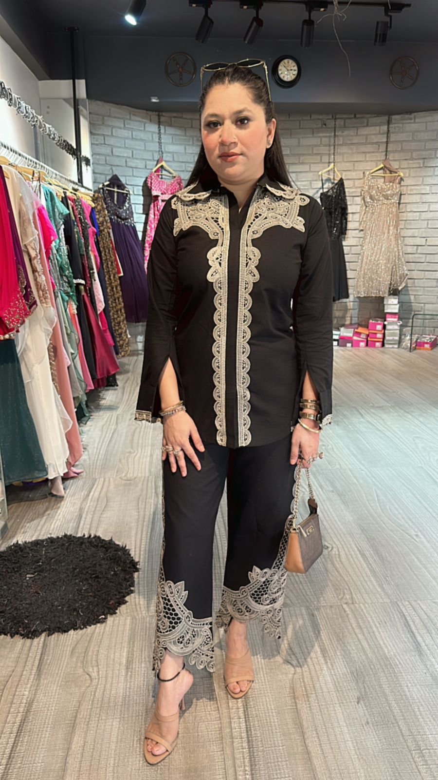 Chime Black beige cordset