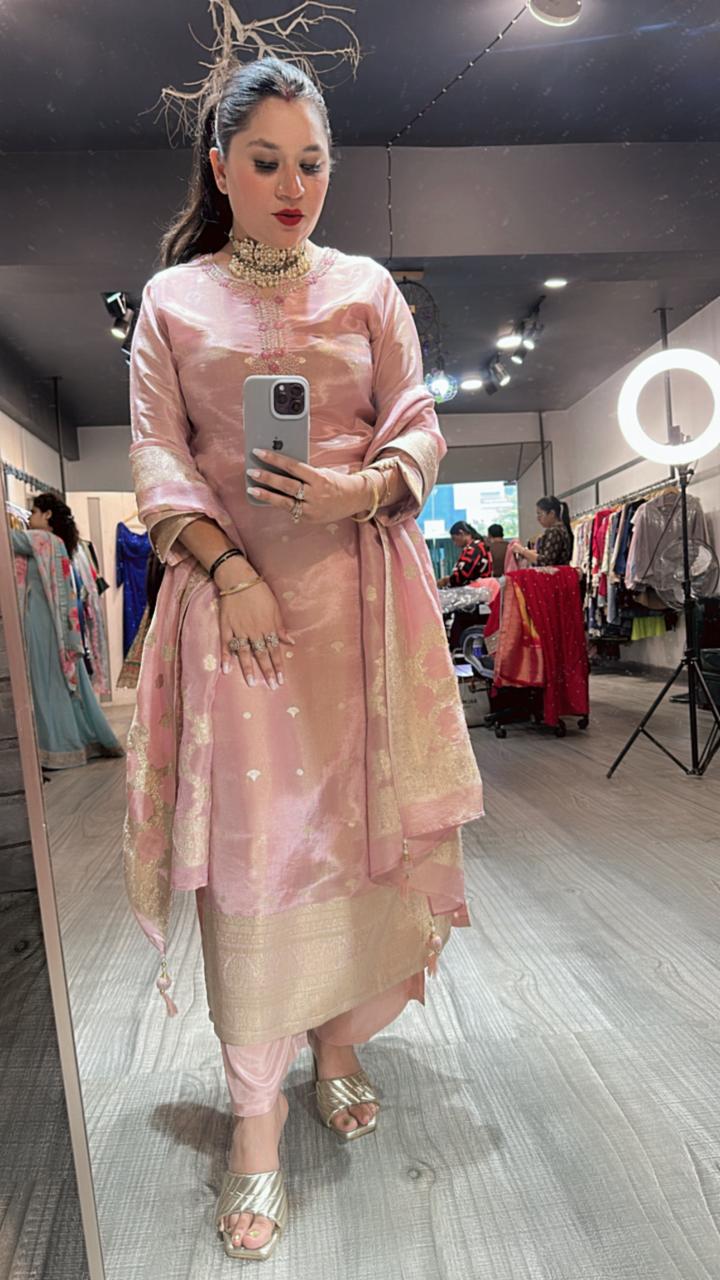 Kundan Baby pink Heavy Dupatta suit