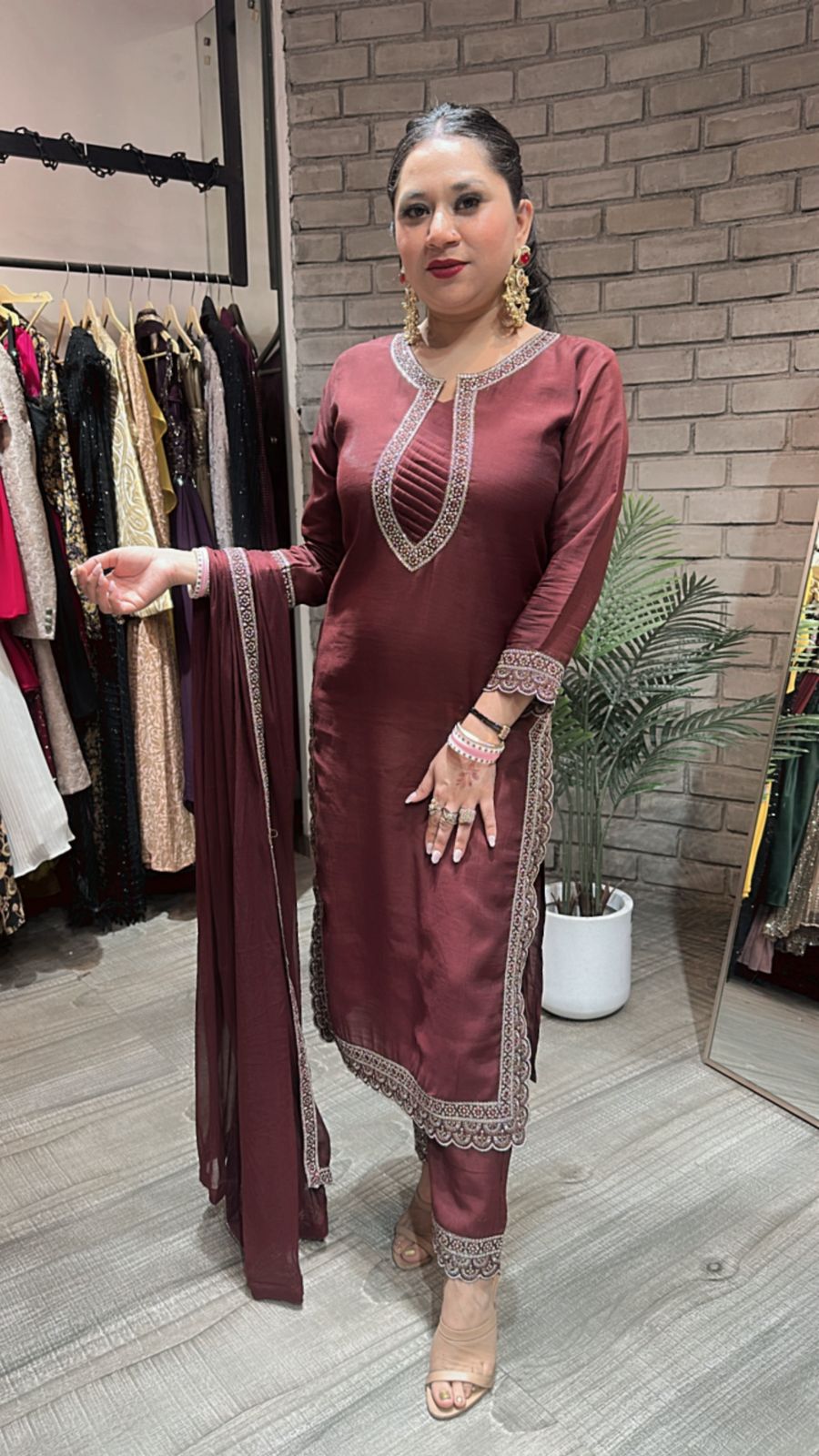Thread Dark Brown suit