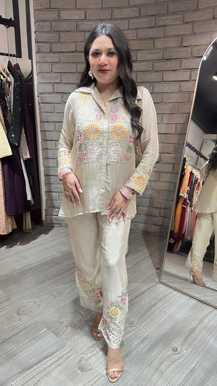 Nehra flower embroidery Cordset
