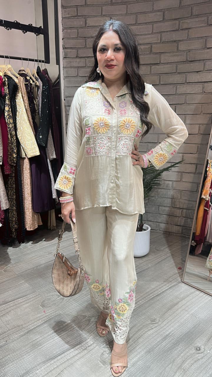 Nehra flower embroidery Cordset