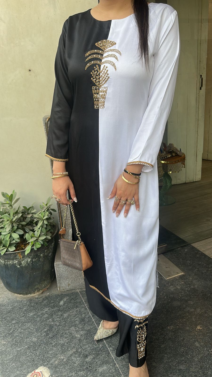 Karishma kapoor Black white Tunic Set