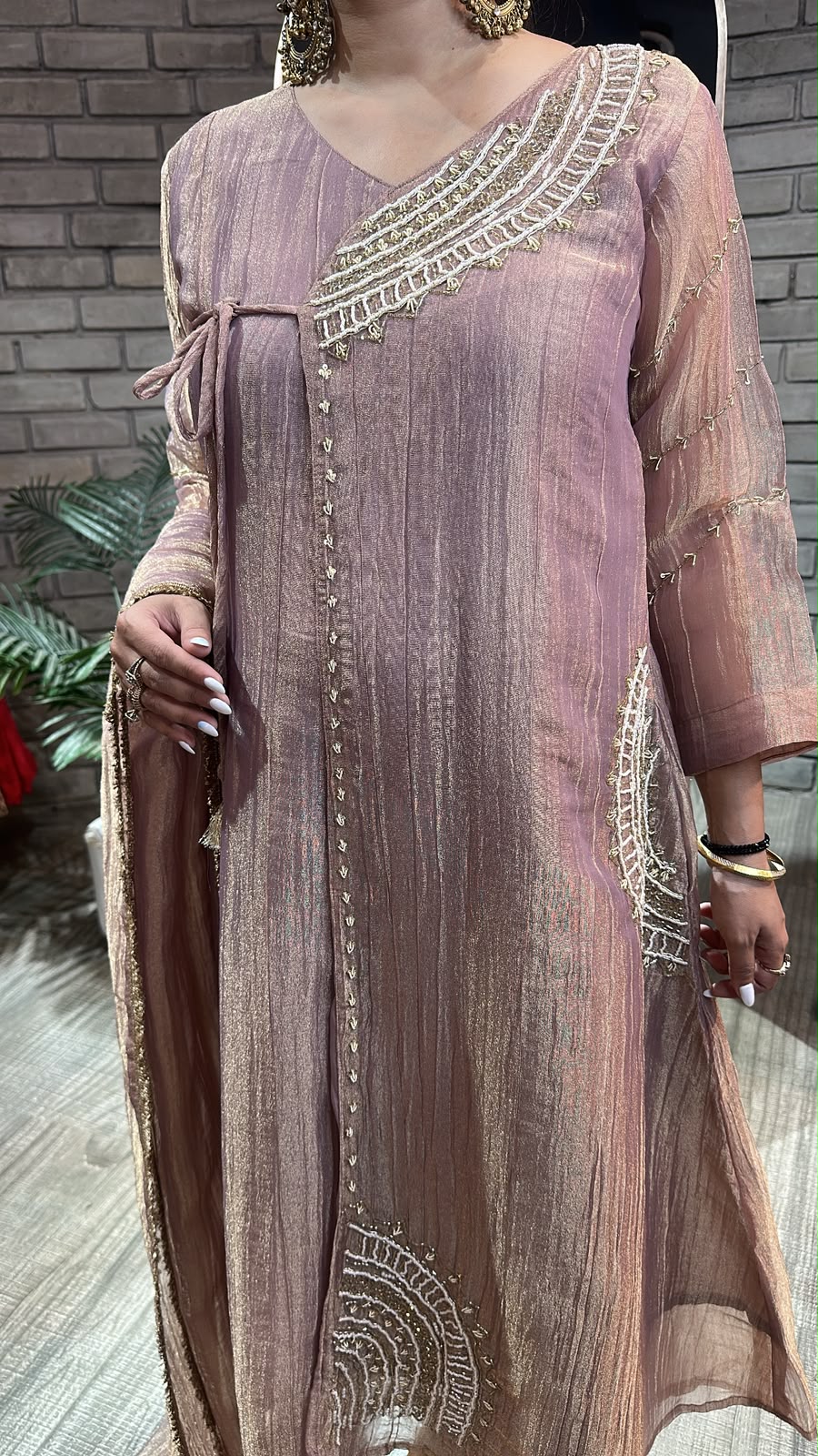 Vanya Anrakha Shimmer Style Designer Suit