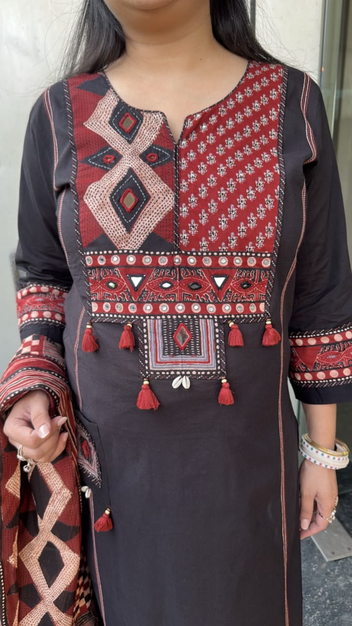 Aziza Black pocket Design Designer Suit