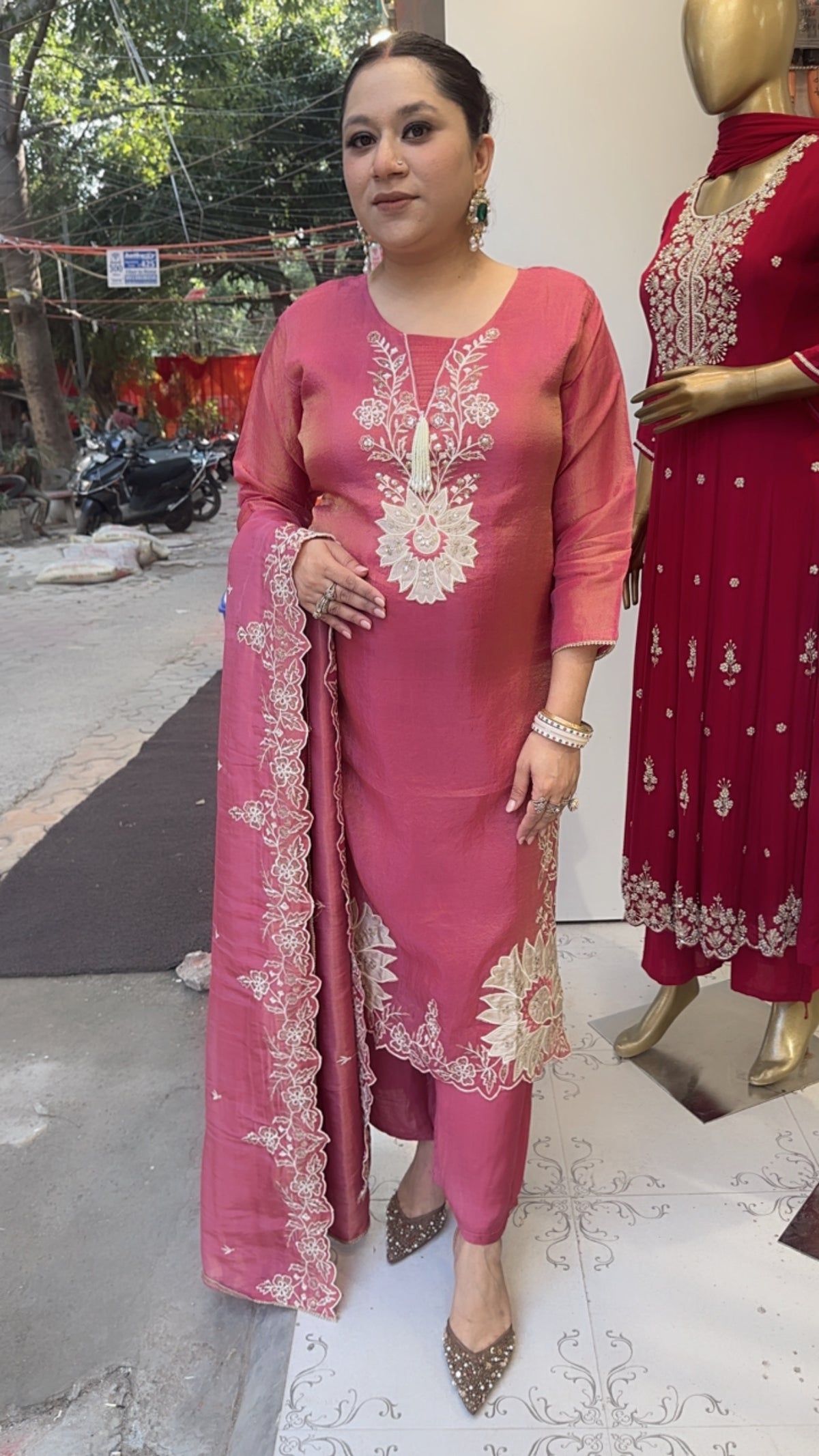Tamana Pink pearl Thread work Designer Suit