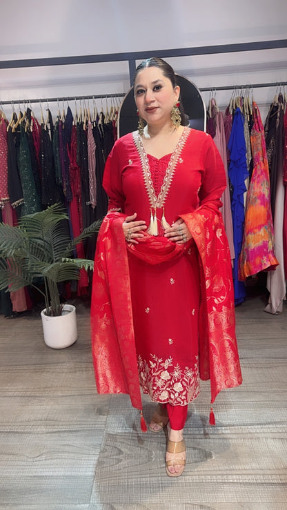 Kangana Red Banarasi Dupatta Cotton Suit