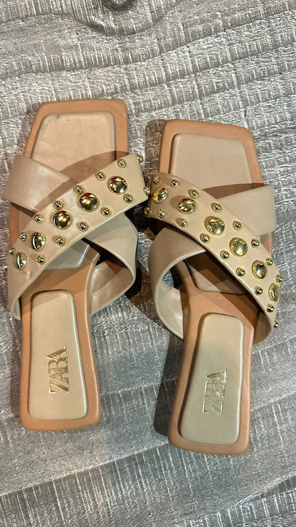 Zara gold pearls Flat