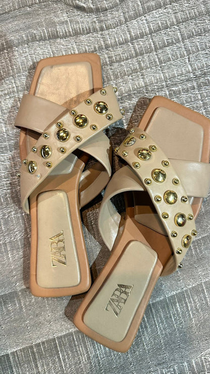 Zara gold pearls Flat