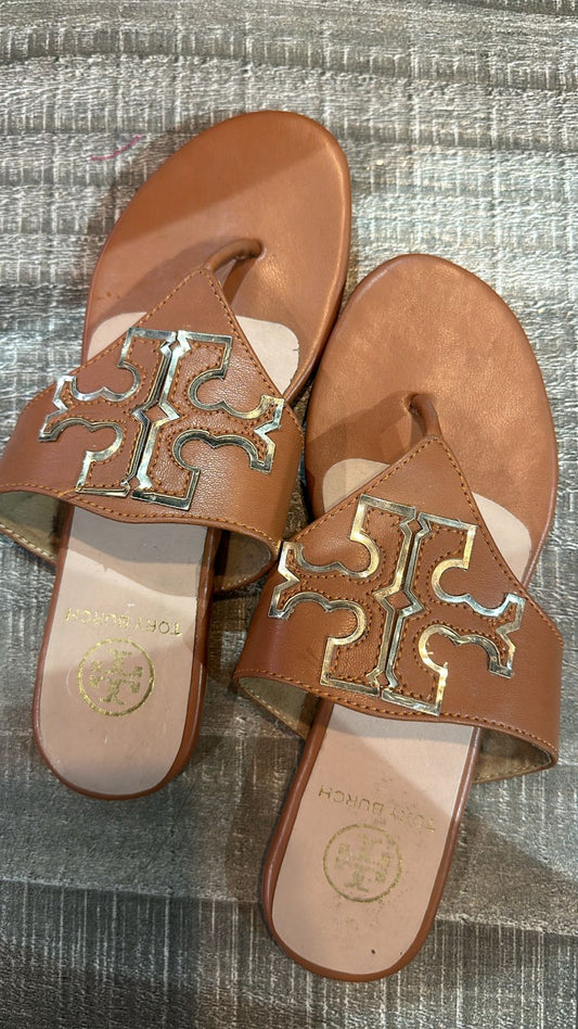 Tory Beige Flat