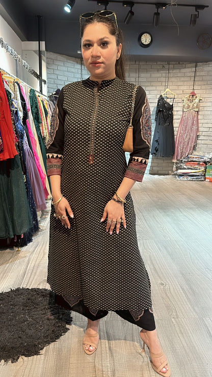 Aarohi kurta set