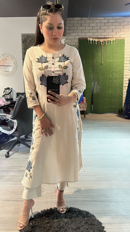 Zaral ivory Flower kurta set