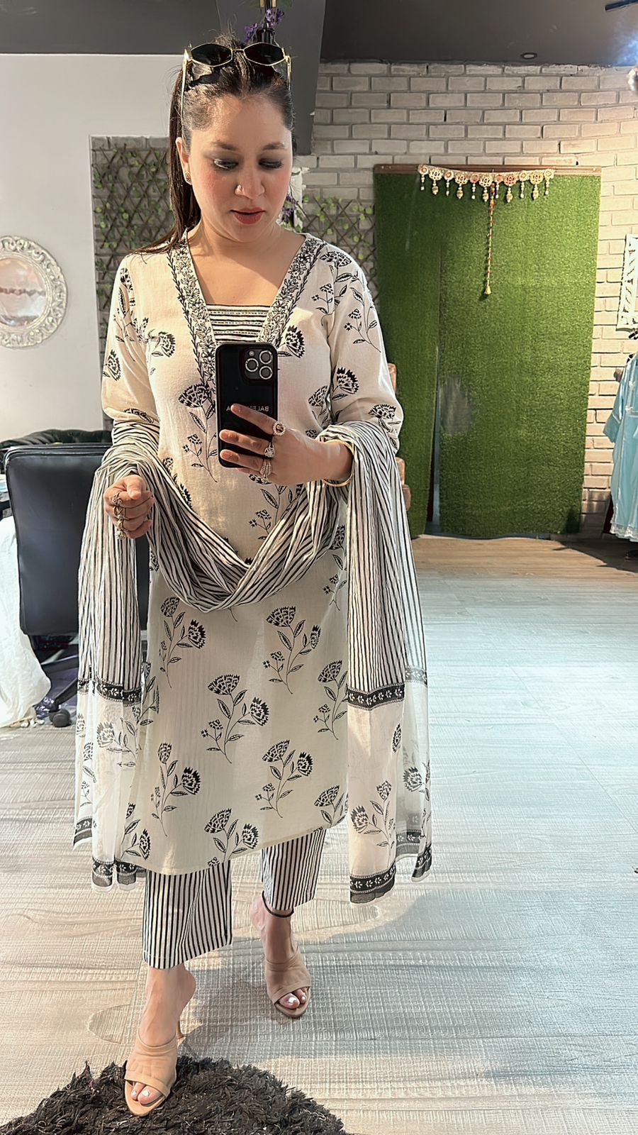 Yaqoob Black Ivory cotton suit
