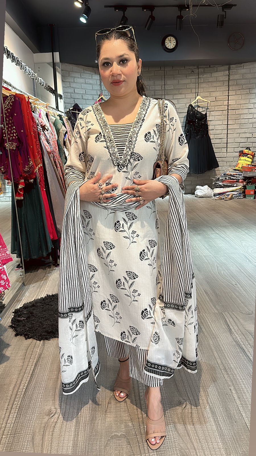 Yaqoob Black Ivory cotton suit