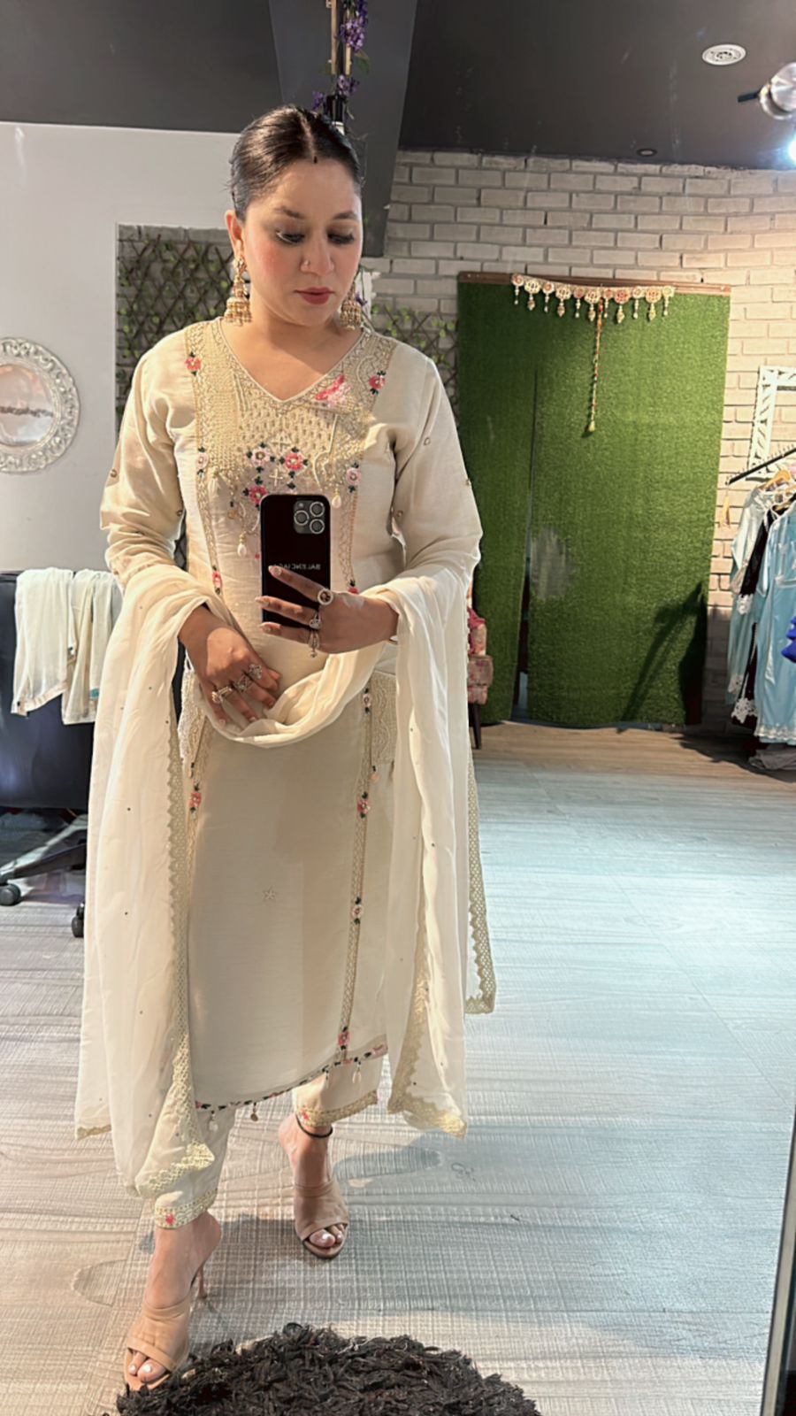 Moga ivory pocket embroidered suit