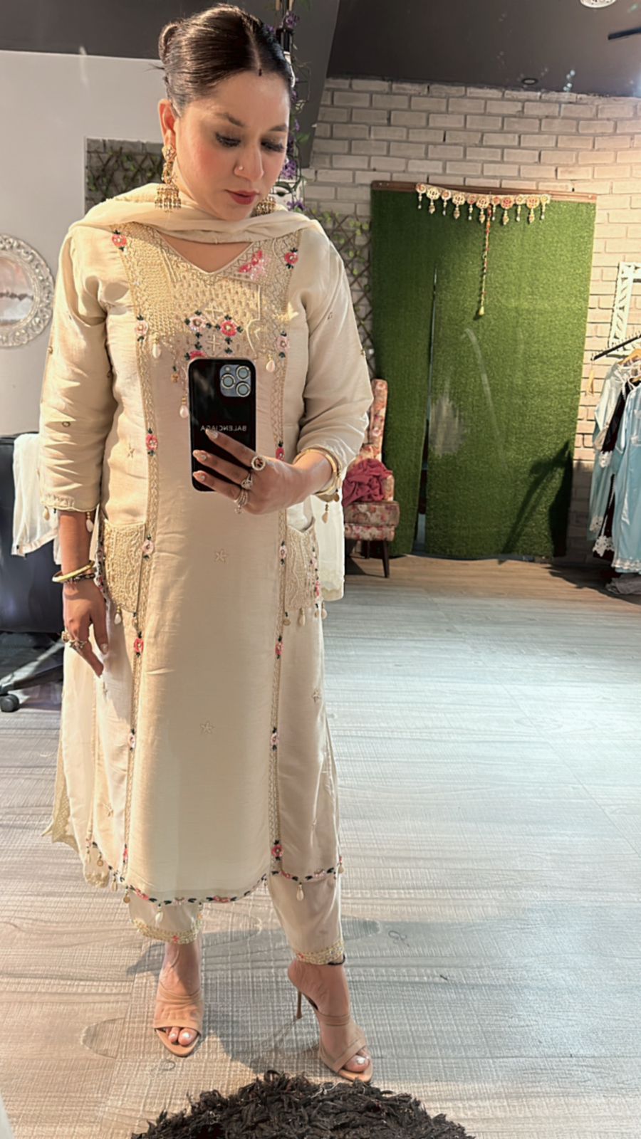 Moga ivory pocket embroidered suit