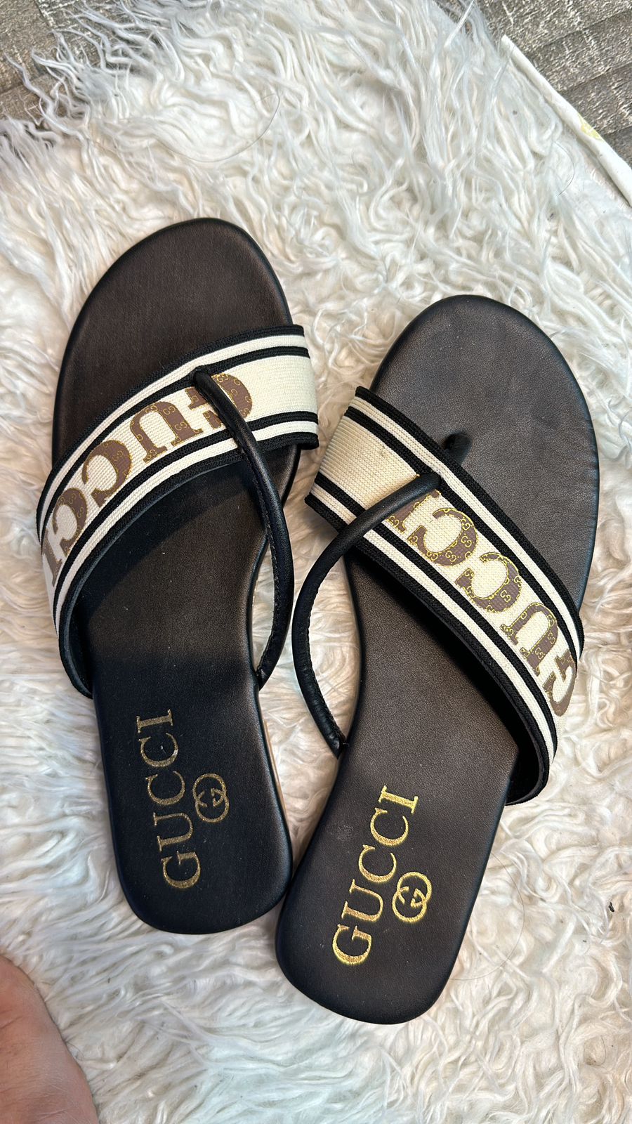 Gucci strip Flats