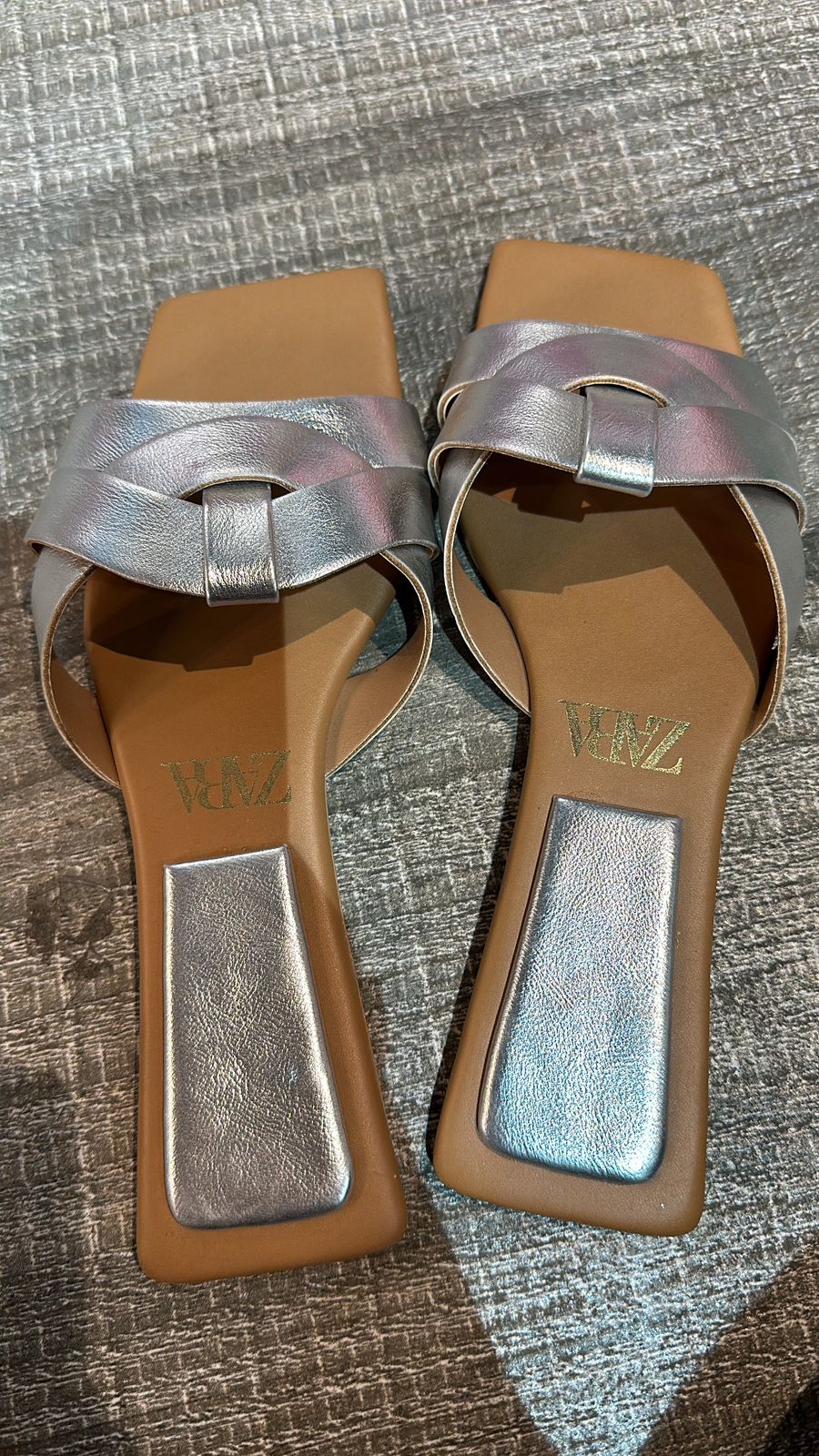 Zara silver Flat