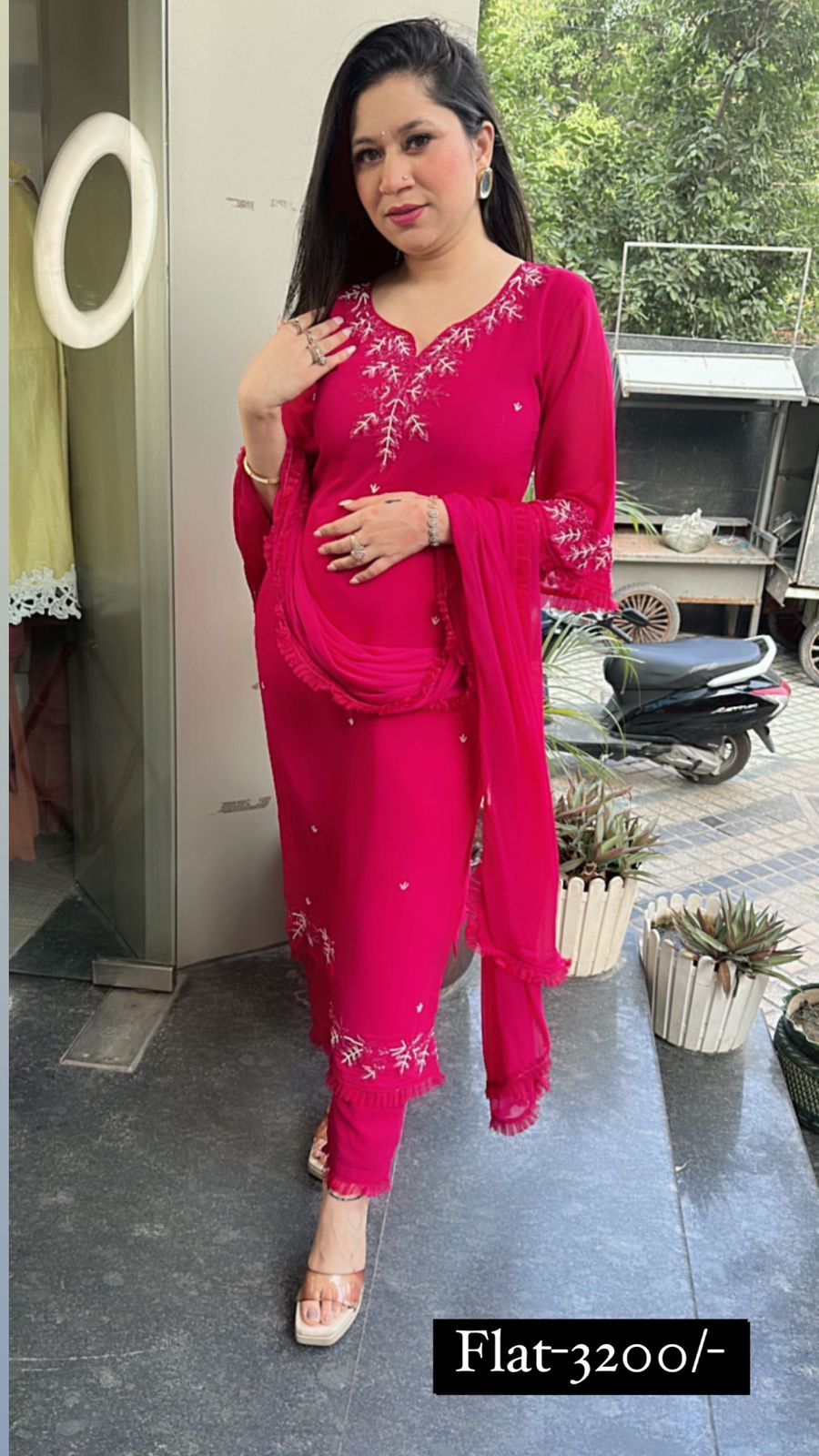 Lumina Ring pink suit