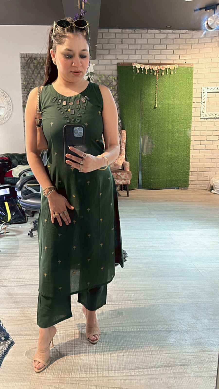 Anjum 2.0 Bottel Green Mirror cordset