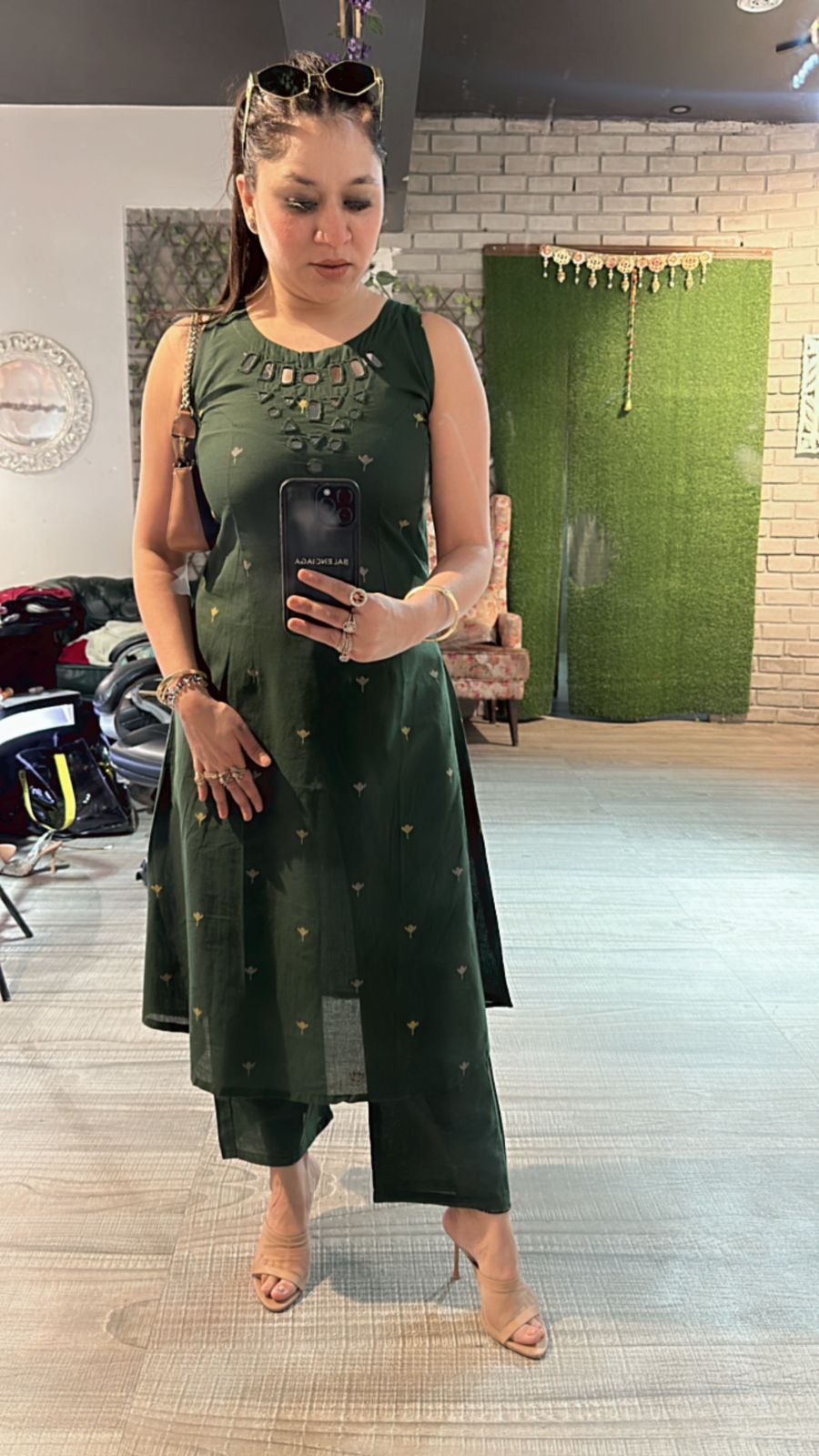 Anjum 2.0 Bottel Green Mirror cordset