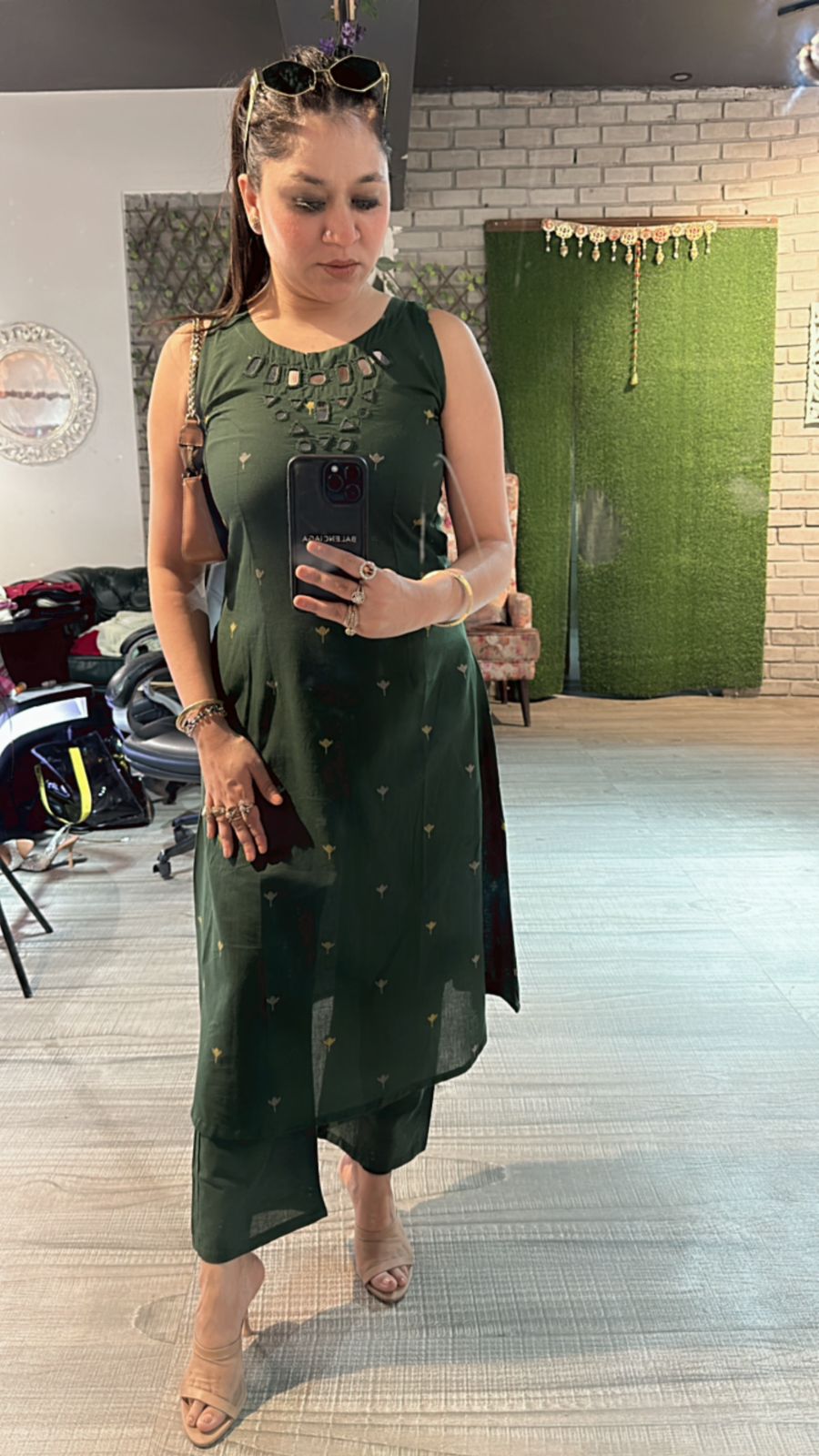 Anjum 2.0 Bottel Green Mirror cordset