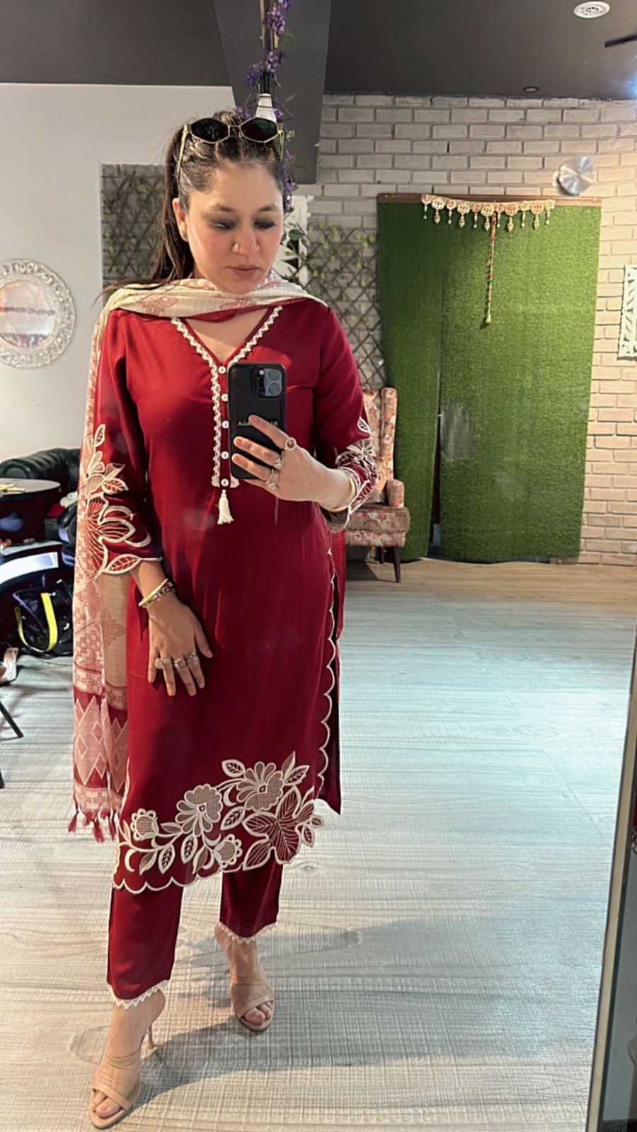 Zuri Mahroon Pakistani suit