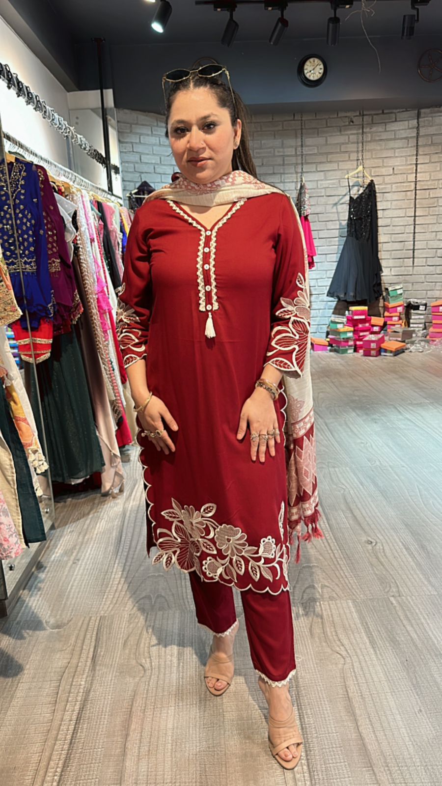 Zuri Mahroon Pakistani suit