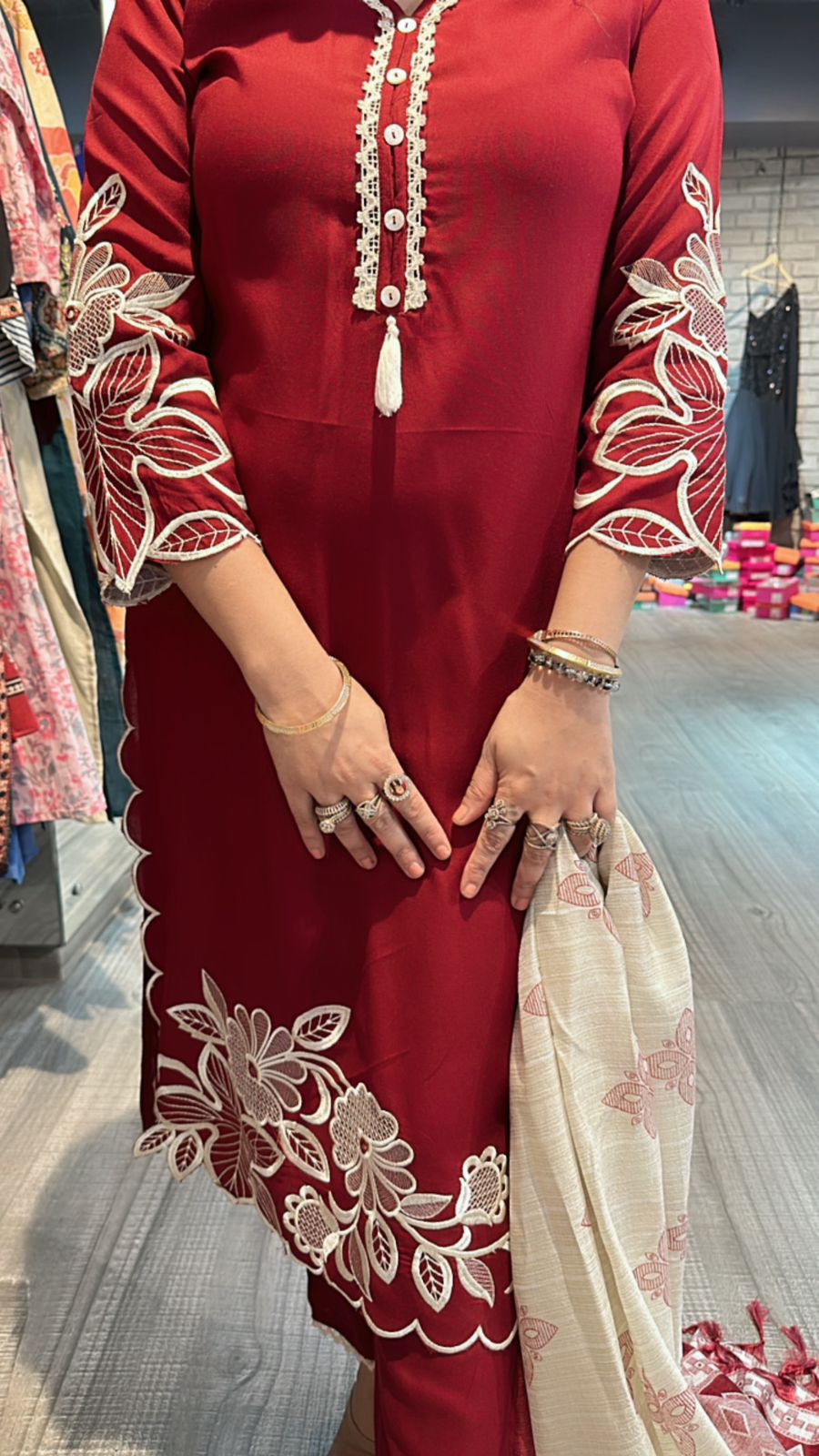 Zuri Mahroon Pakistani suit