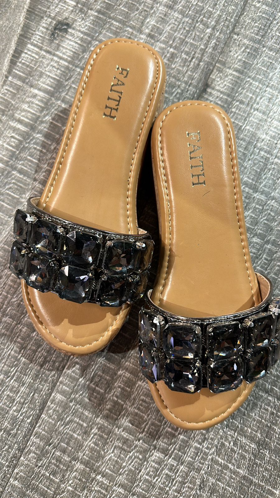 Stud Grey wedges