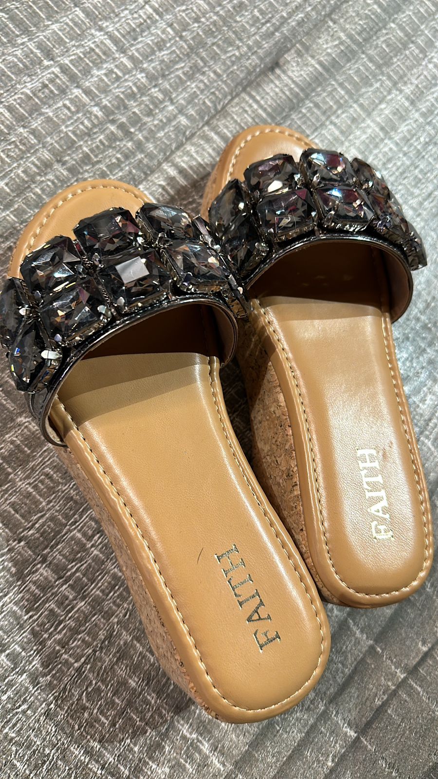 Stud Grey wedges