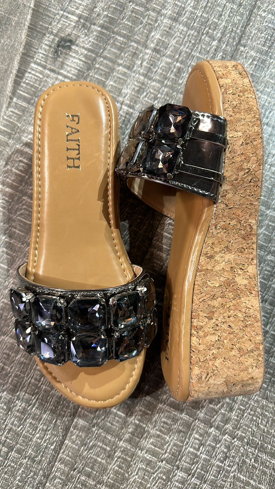 Stud Grey wedges