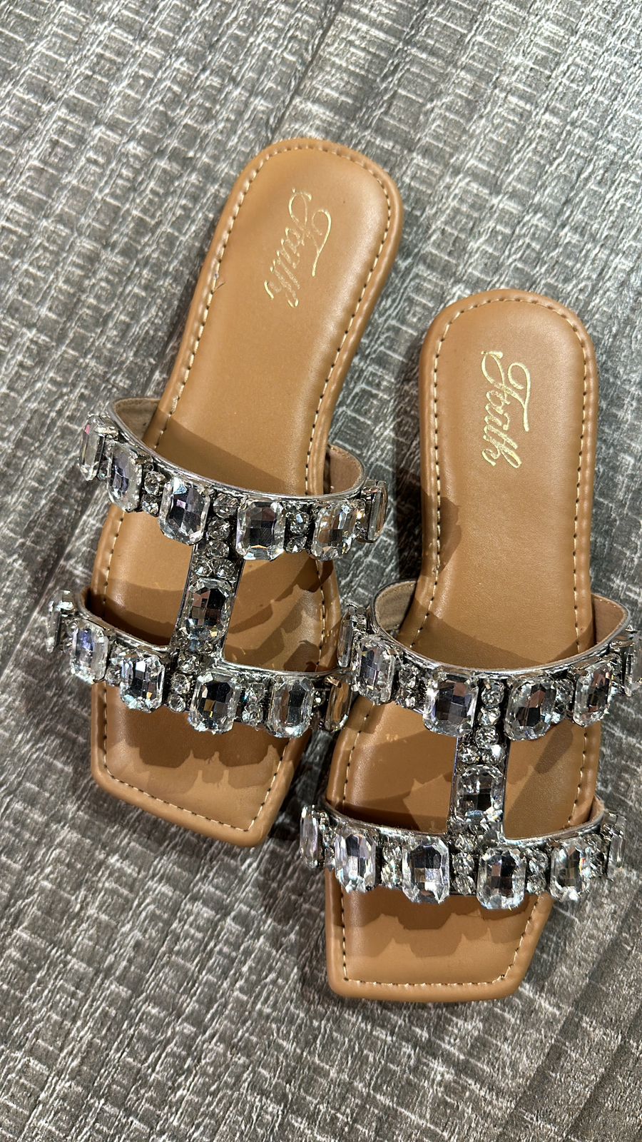 Stud Silver Flats